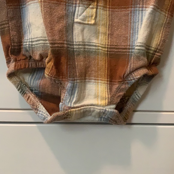 OshKosh | Boys Brown Flannel Bodysuit - Picture 3 of 4